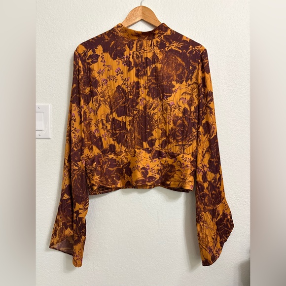 ⚜️Anthropologie Bell Sleeve Floral Blouse⚜️ - Picture 2 of 4